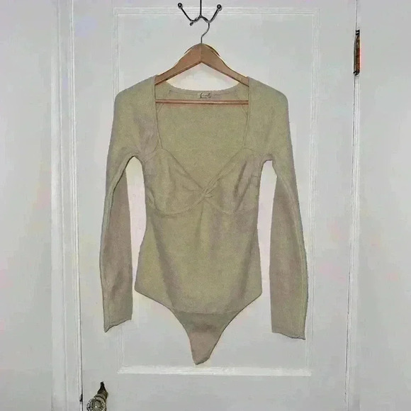 Free People Sweetheart Neckline Thong Soft Bodysuit sz Medium - Picture 2 of 8